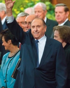 Presidente Monson Mantém Sua Agenda Cheia Mesmo Completando 84 Anos